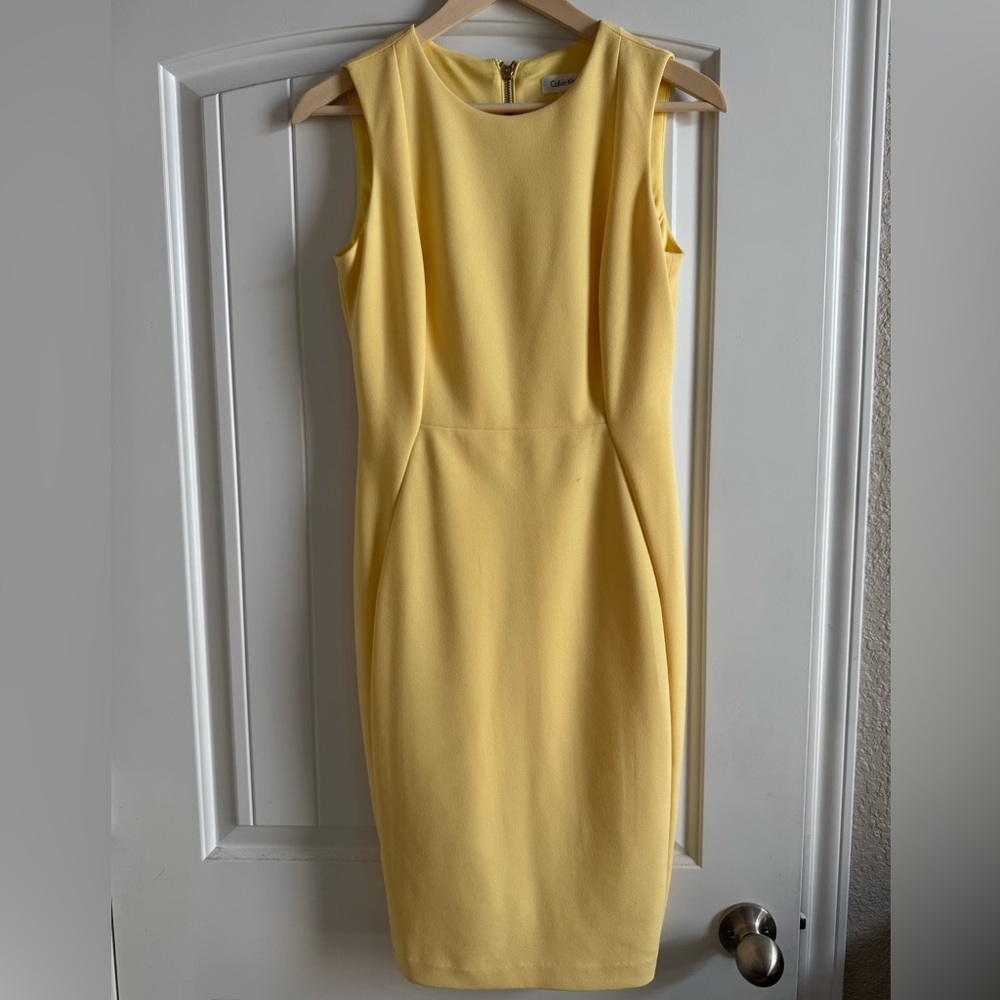 Calvin Klein Yellow Sheath Dress in Butter Yellow. Size 6.